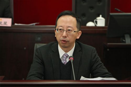 松江區(qū)長(zhǎng)引領(lǐng)科技革新，打造未來(lái)生活新篇章啟航