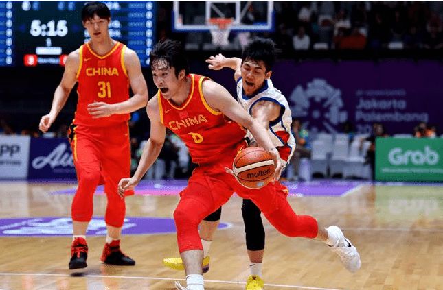 揭秘籃球愛好者隱藏寶藏的特色小店，最新國家隊(duì)籃球與小巷中的籃球奇緣