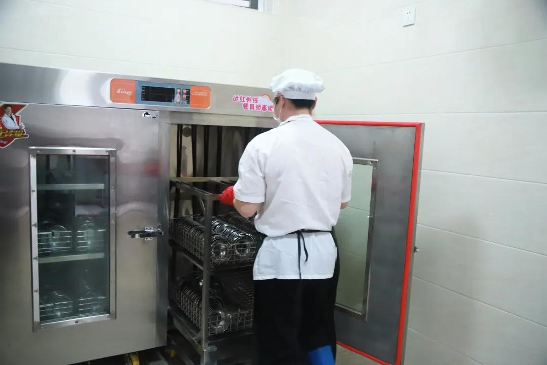 中國新冠肺炎最新動態(tài)及觀點論述概述