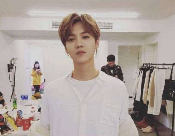 鹿晗2025最新照片，自然之旅的心靈觸摸