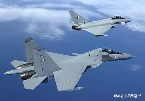 科技與力量之典范，最新型重型戰(zhàn)機重磅登場