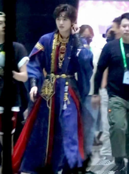 王牌最新路透照揭秘，小巷深處的獨特風情