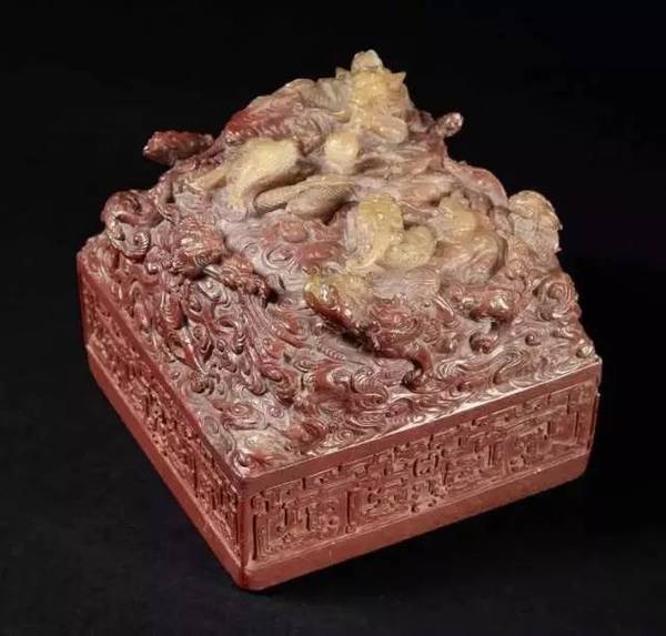 時代之光下的璀璨明珠，最新款寶雕亮相！